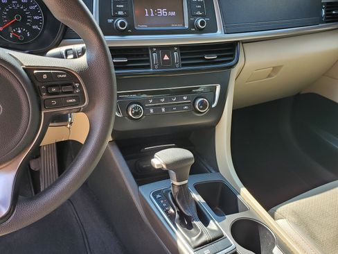 Used 2017 Kia Optima LX image 11