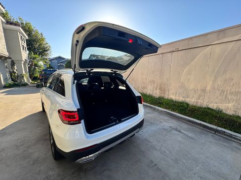 Used 2020 Mercedes-Benz GLC 300 4MATIC image 4