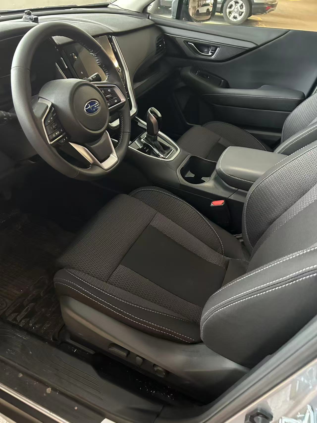 Used 2025 Subaru Outback Premium w/ Popular Package #1A AWD/4WD image 4