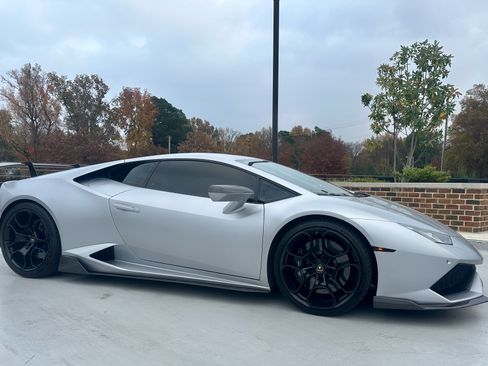 Used 2015 Lamborghini Huracan LP 610-4 image 8