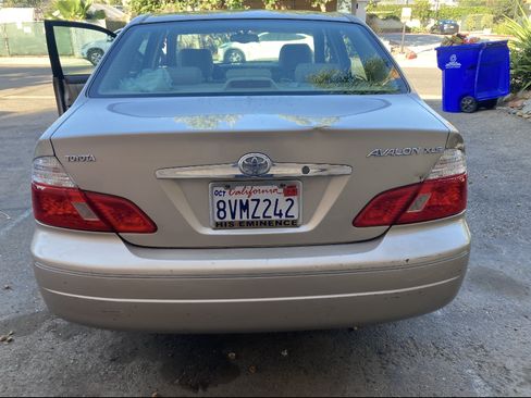 Used 2004 Toyota Avalon XLS FWD image 6