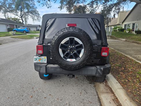 Used 2012 Jeep Wrangler Sport image 2