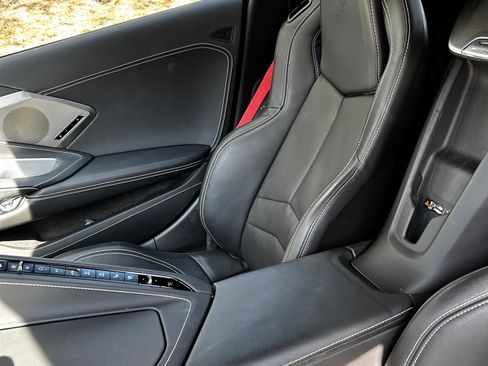 Used 2021 Chevrolet Corvette Stingray Preferred Cpe w/ Z51 Performance Package image 17