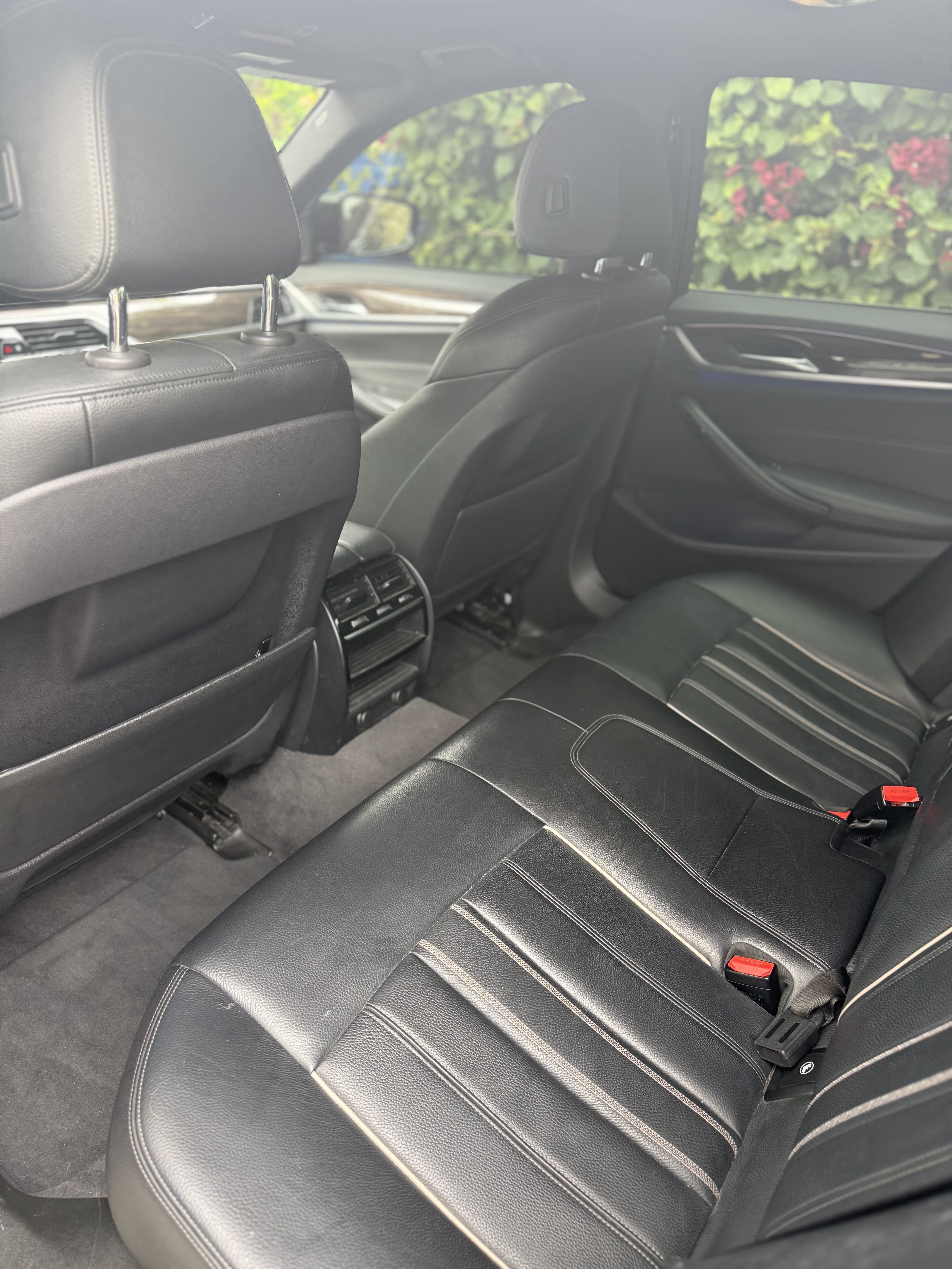 Used 2019 BMW 530e w/ Convenience Package RWD image 6
