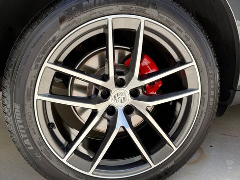 Used 2023 Porsche Macan S AWD/4WD image 15