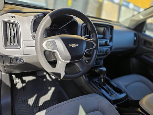 Used 2016 Chevrolet Colorado W/T w/ WT Convenience Package image 9