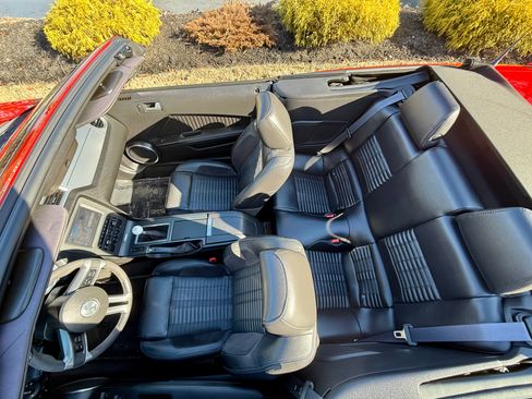 Used 2011 Ford Mustang Shelby GT500 w/ SVT Performance Pkg image 14