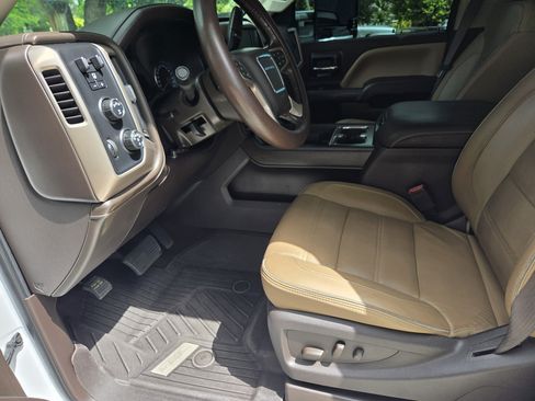 Used 2019 GMC Sierra 3500 Denali w/ Duramax Plus Package AWD/4WD image 20