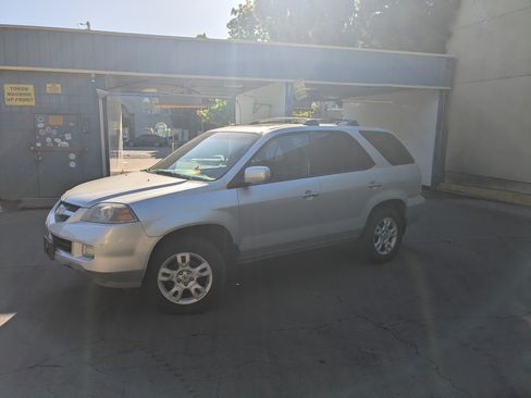 Used 2005 Acura MDX Touring AWD/4WD image 2