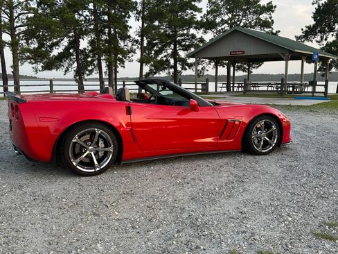 Used 2012 Chevrolet Corvette Grand Sport w/ 3LT Preferred Equipment Group image 9