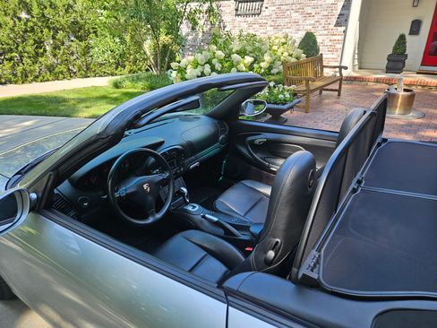 Used 2005 Porsche 911 Cabriolet image 8
