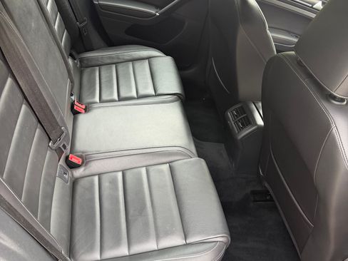 Used 2015 Volkswagen Golf R 4-Door AWD/4WD image 16