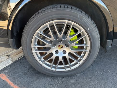 Used 2016 Porsche Cayenne S image 4