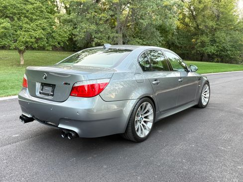 Used 2010 BMW M5 image 4