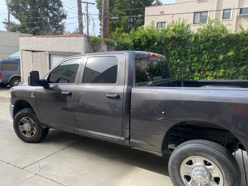 Used 2024 RAM 2500 Tradesman w/ Chrome Appearance Group image 4