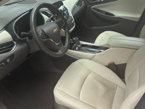 Used 2019 Chevrolet Malibu Premier FWD image 3
