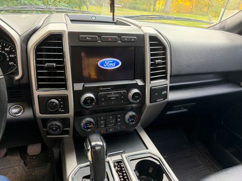 Used 2020 Ford F150 Lariat w/ Equipment Group 502A Luxury image 24