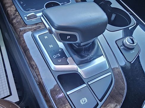 Used 2017 Audi Q7 3.0T Premium Plus AWD/4WD image 16