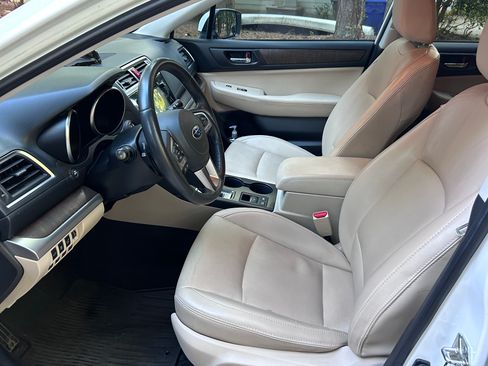Used 2017 Subaru Outback 3.6R Limited AWD/4WD image 15