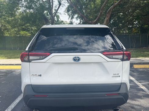 Used 2022 Toyota RAV4 XLE AWD/4WD image 17