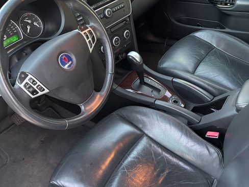 Used 2011 Saab 9-3 Aero image 2