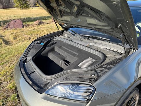 Used 2024 Porsche Macan 4 Electric image 21