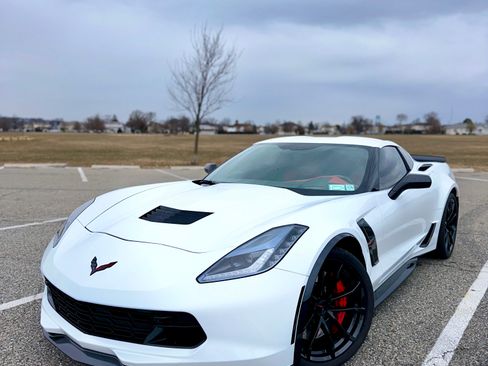 Used 2019 Chevrolet Corvette Grand Sport image 1