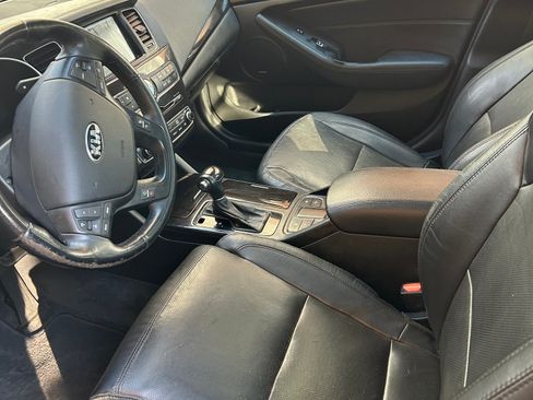 Used 2015 Kia Cadenza Premium w/ Luxury Package image 6