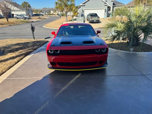 Used 2023 Dodge Challenger SRT Hellcat image 1