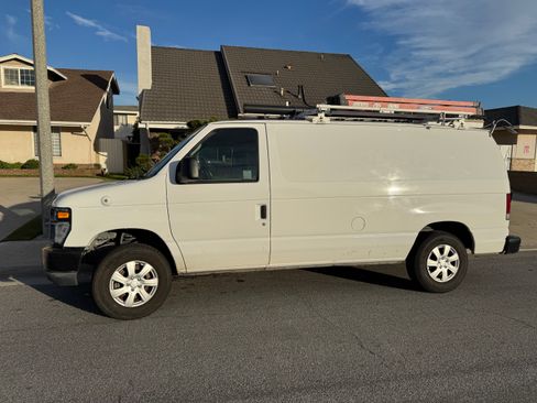 Used 2013 Ford E-150 and Econoline 150 w/ PWR Group image 1