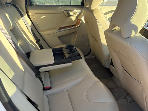 Used 2015 Volvo XC60 T5 w/ Proximity Package image 6