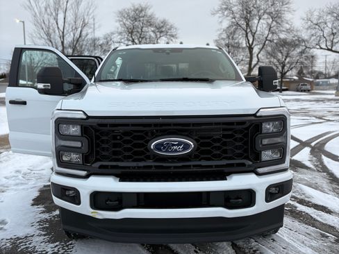 Used 2024 Ford F250 XL w/ STX Appearance Package image 4
