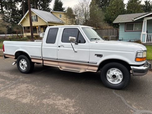 Used 1996 Ford F250 2WD SuperCab image 2