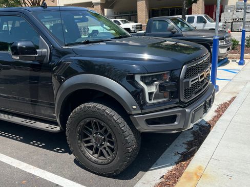 Used 2019 Ford F150 Raptor w/ Equipment Group 802A Luxury AWD/4WD image 2