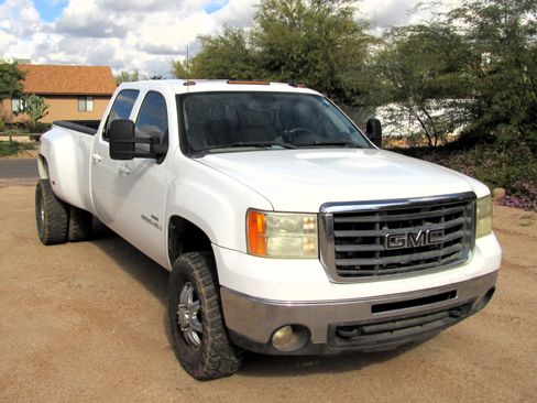 Used 2007 GMC Sierra 3500 SLT w/ Convenience Package image 4