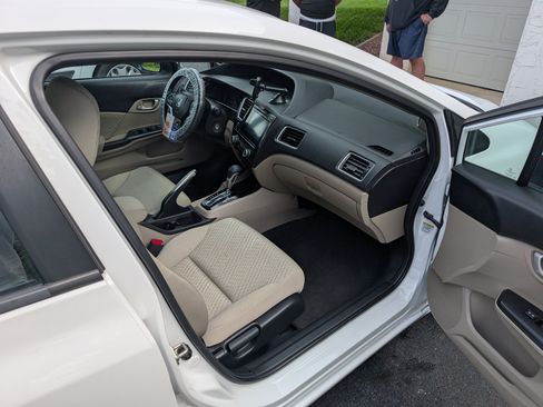 Used 2015 Honda Civic SE image 25