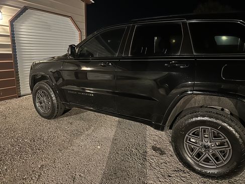 Used 2018 Jeep Grand Cherokee Altitude image 5