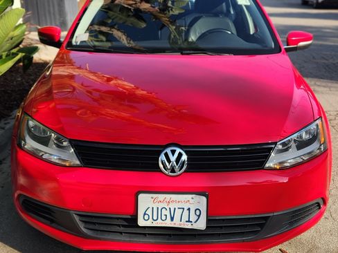 Used 2012 Volkswagen Jetta SE image 2