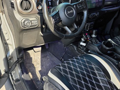 Used 2019 Jeep Wrangler Unlimited Sport S image 18