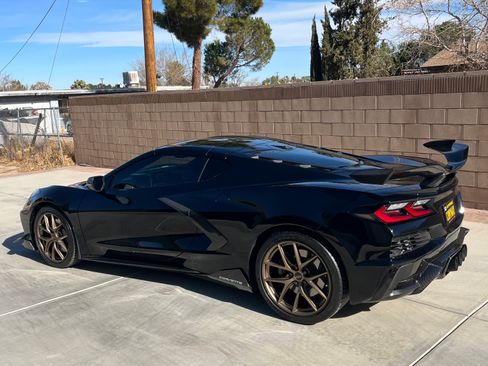 Used 2021 Chevrolet Corvette Stingray Preferred Cpe w/ Z51 Performance Package image 1