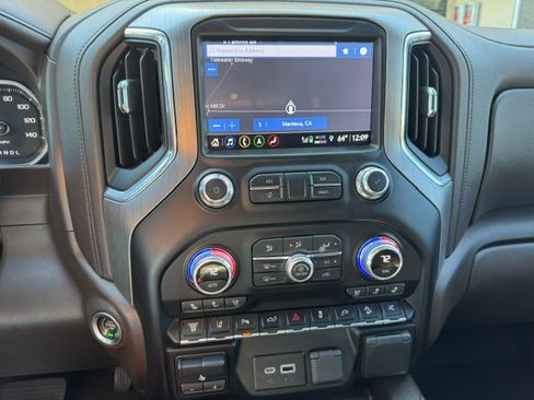 Used 2021 GMC Sierra 2500 Denali w/ Denali Ultimate Package AWD/4WD image 11