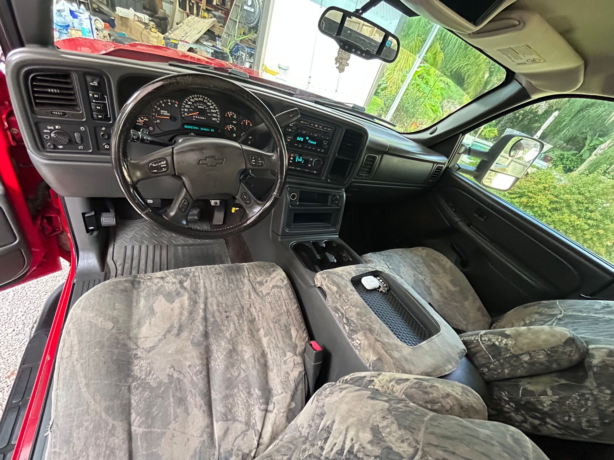 Used 2006 Chevrolet Silverado 2500 LT w/ Heavy-Duty Power Package AWD/4WD image 8