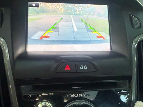 Used 2014 Ford Focus Titanium FWD image 9