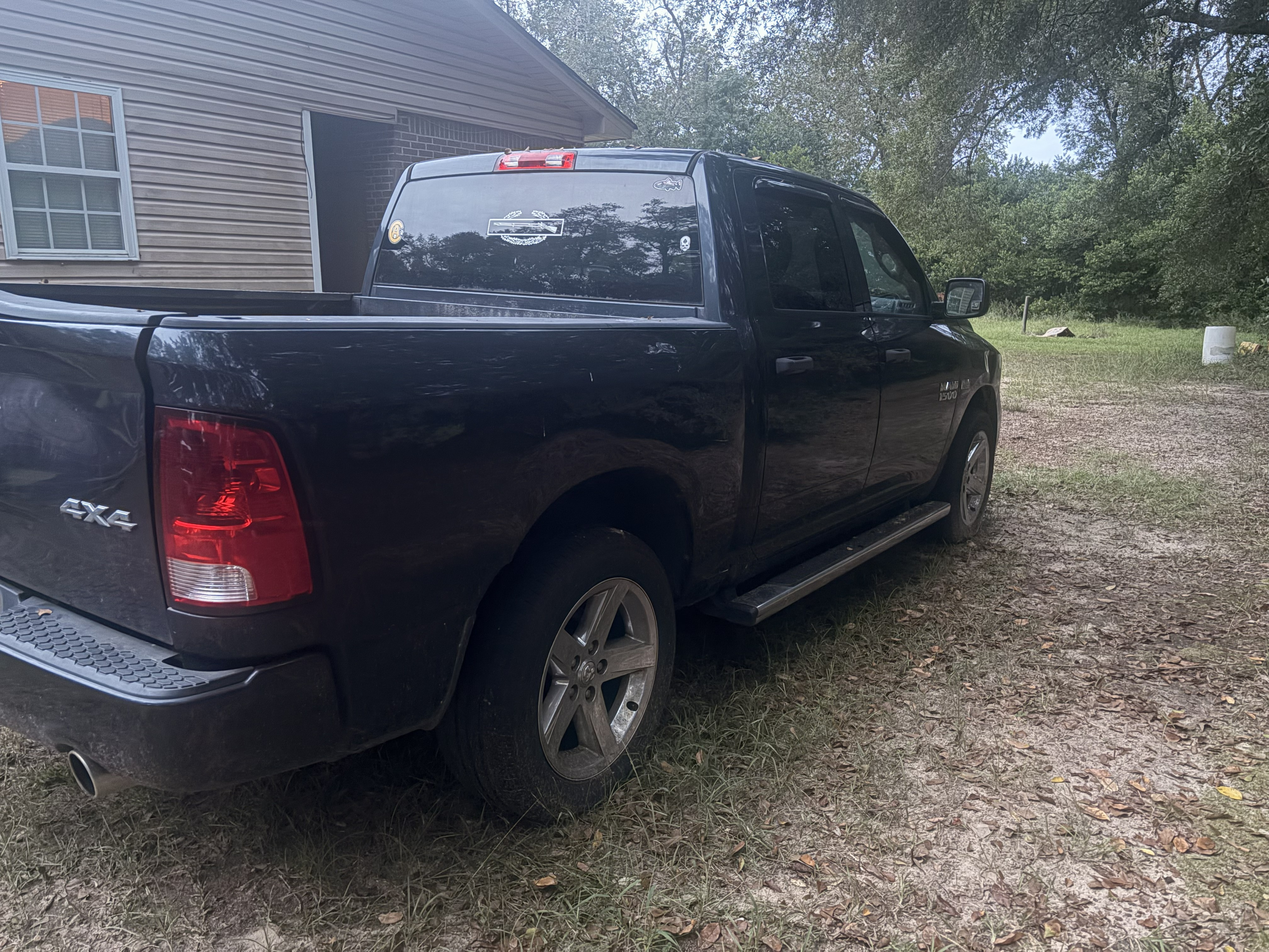 Used 2016 RAM 1500 Express AWD/4WD image 2