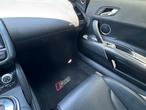 Used 2010 Audi R8 V10 AWD/4WD image 24
