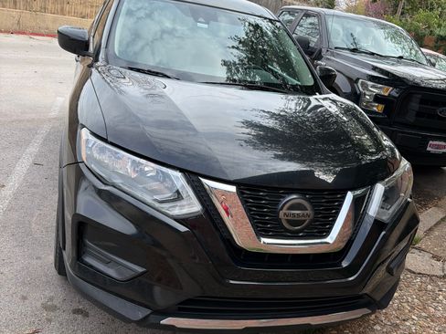 Used 2020 Nissan Rogue S image 1