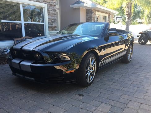 Used 2013 Ford Mustang GT Premium w/ Brembo Brake Pkg image 13