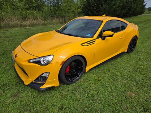 Used 2015 Scion FR-S Release Series 1.0 RWD image 11