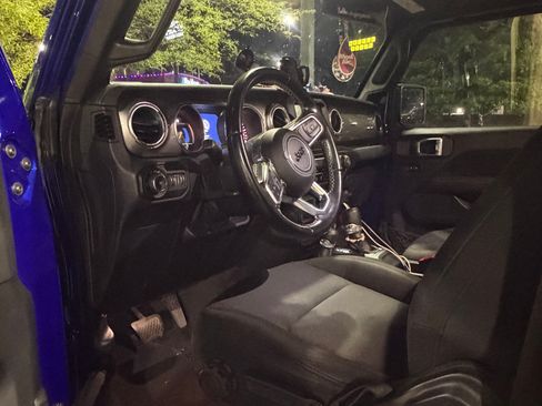 Used 2020 Jeep Wrangler Unlimited Sahara w/ Uconnect 4C Nav & Sound Group image 5