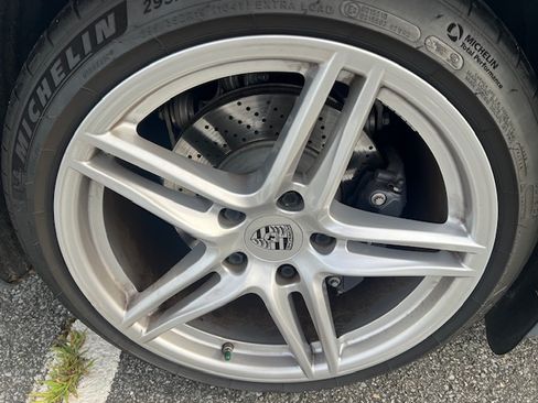 Used 2017 Porsche 911 Carrera 4 AWD/4WD image 15